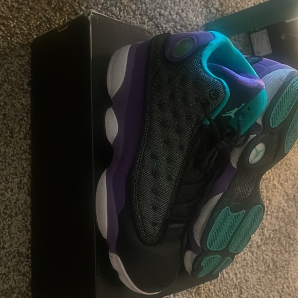 Air Jordan 13 - Picture 3 of 3